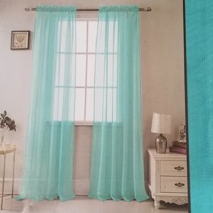 Sheer curtain
